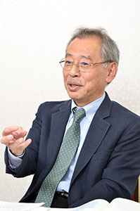 耳塚寛明教授